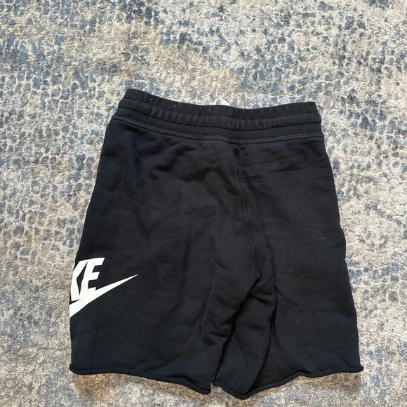 Nike sweat shorts - Picture 2 of 2